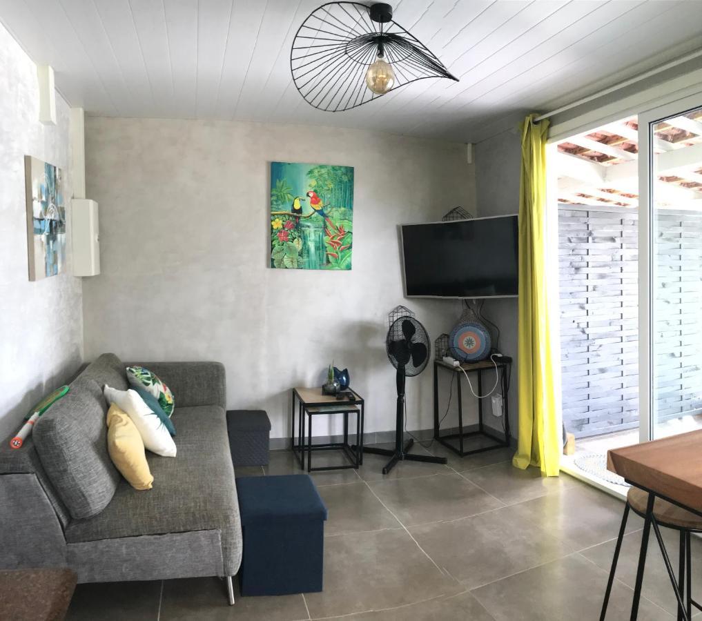 Grand T2 Tout Confort , Emplacement Ideal Riviere-Salee Extérieur photo